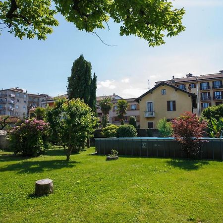 Villa Rachel Intra Bagian luar foto
